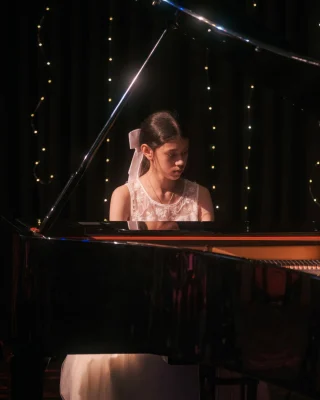 𝐖𝐞 𝐚𝐫𝐞 𝐭𝐡𝐫𝐢𝐥𝐥𝐞𝐝 𝐭𝐨 𝐚𝐧𝐧𝐨𝐮𝐧𝐜𝐞 𝐭𝐡𝐞 𝟐𝟎𝟐𝟔 𝐌𝐮𝐬𝐢𝐜 𝐒𝐜𝐡𝐨𝐥𝐚𝐫𝐬𝐡𝐢𝐩 𝐑𝐞𝐜𝐢𝐩𝐢𝐞𝐧𝐭𝐬!  Thank you to our generous donors, whose support has provided these talented students with complimentary tuition and exceptional performance and professional development opportunities in 2026.  𝐀𝐧𝐣𝐚𝐥𝐢 𝐏𝐫𝐞𝐦𝐚𝐫𝐚𝐭𝐡𝐧𝐞
Voice
Tolley Voice Scholarship  𝐀𝐫𝐢 𝐂𝐨𝐬𝐦𝐚
Piano
Cybec Foundation Scholarship  𝐂𝐚𝐭𝐡𝐞𝐫𝐢𝐧𝐞 𝐋𝐚𝐧𝐞
Voice
Cybec Foundation Scholarship  𝐄𝐥𝐢𝐳𝐚𝐛𝐞𝐭𝐡 𝐃𝐫𝐚𝐲𝐭𝐨𝐧
Voice
Penrith City Council Mayoral Scholarship  𝐇𝐚𝐧𝐧𝐚 𝐃𝐨𝐦𝐣𝐚𝐧
Piano
Kelly Partners + Berger Piepers Emerging Artist Scholarship  𝐉𝐚𝐧𝐢𝐜𝐞 𝐊𝐨𝐬𝐦𝐚𝐧
Violin
Penrith City Council Emerging Talent Scholarship  𝐌𝐢𝐜𝐡𝐚𝐞𝐥 𝐅𝐨𝐨𝐧𝐠
Viola
Penrith Conservatorium of Music Viola Scholarship  𝐒𝐨𝐩𝐡𝐢𝐞 𝐌𝐞𝐫𝐫𝐢𝐦𝐚𝐧
Guitar
Cybec Foundation Scholarship  𝐖𝐨𝐥𝐟𝐠𝐚𝐧𝐠 𝐇𝐮𝐦𝐦𝐞𝐥
Trombone
Tolley Brass Scholarship  We wish our scholarship recipients all the best for the coming year and beyond!  Image Credit:
Hanna Domjan, by @eddysummersphotography